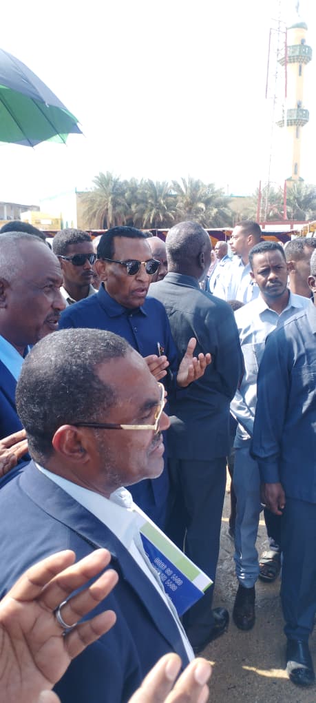 رئيس الوزراء يدشن اكبر نفرة لديوان الزكاة