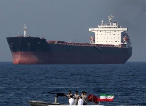 إيران تعلن سيطرتها على مضيق هرمز