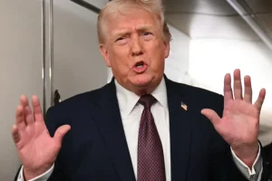 نيويورك تايمز تحذر من مغبة تدخل (ترامب) في فنزويلا