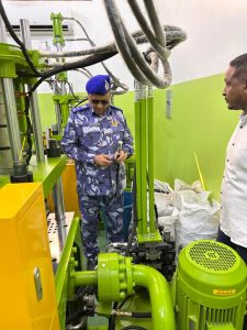 نائب مدير عام قوات الشرطة المفتش العام يتفقد مطبعة الكفاية ومصنع مكملات الزى بورتسودان