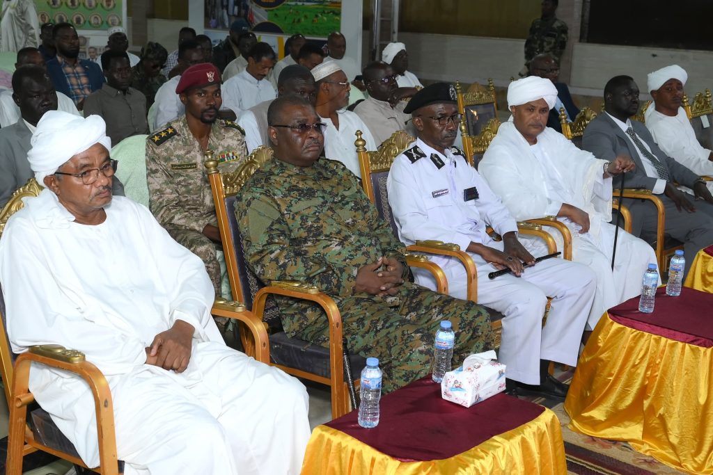 عضو السيادي صلاح الدين ادم رصاص في لقاء مباشر مع الجمهور على الساحل