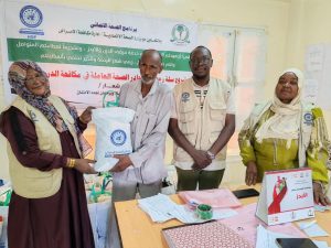 *برنامج الصحة الإنمائي بالتعاون مع إدارة مكافحة الأمراض السارية يوزعان سلات رمضان للكوادر الصحية والعاملين في مراكز تقديم خدمات الرعاية والعلاج لمرضى الدرن والايدز بالولايات