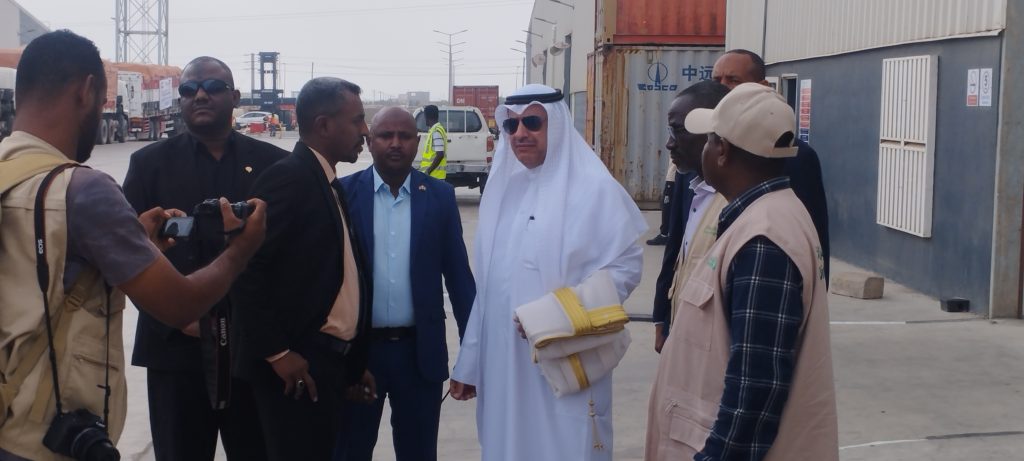 الكويت تدفع بمساعدات إنسانية ل(11) الف أسرة ب(7) ولايات