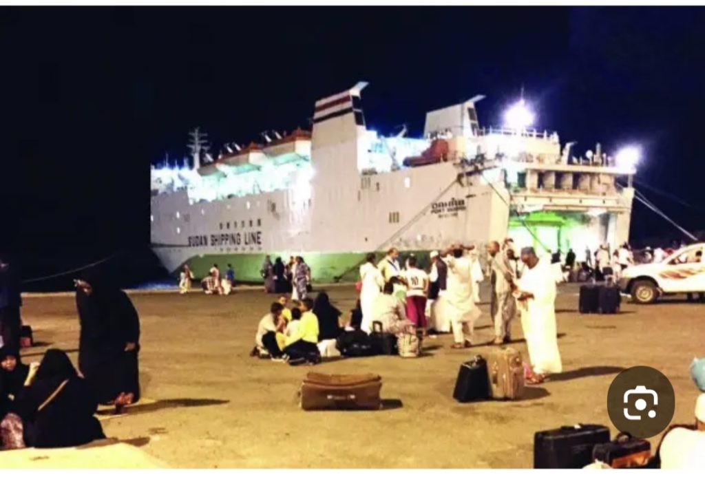 بسبب تعطل العبارة الجودي…. لأول مرة في التاريخ يسافر حاج في ( سرير) ويعود علي كرسي