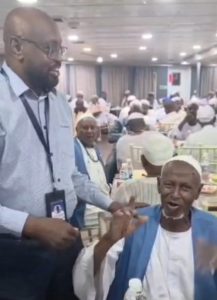 حجاج يشيدون بحفاوة استقبال “بسام شيبينغ” وأسامة البليل يؤكد أن خدمة الحجاج شرف وواجب وطني