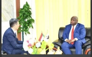 وزير المعادن يبحث مع «مياس ساند» تحديات استئناف النشاط